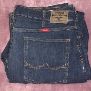 Wrangler dark wash size 36x32